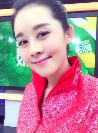 粉嫩女主播国产在线,国产在线直播界的青春风采